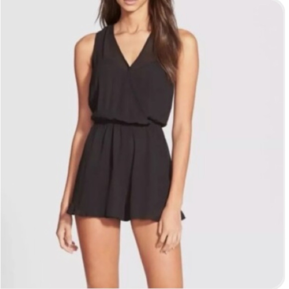 Astr the label Black Sleeveless V-Neck Romper with Tie Back - medium - Picture 3 of 6